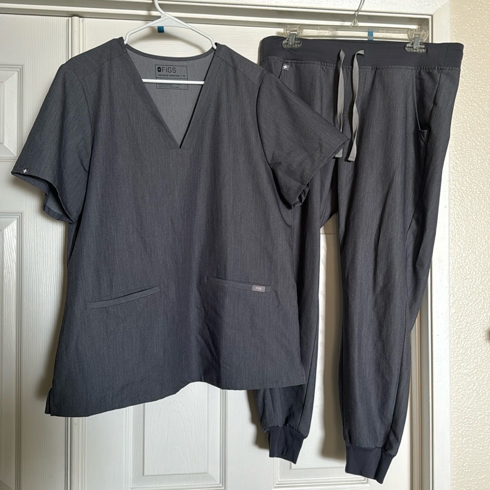 Figs Scrub SET. Zamora Joggers & Casma Top